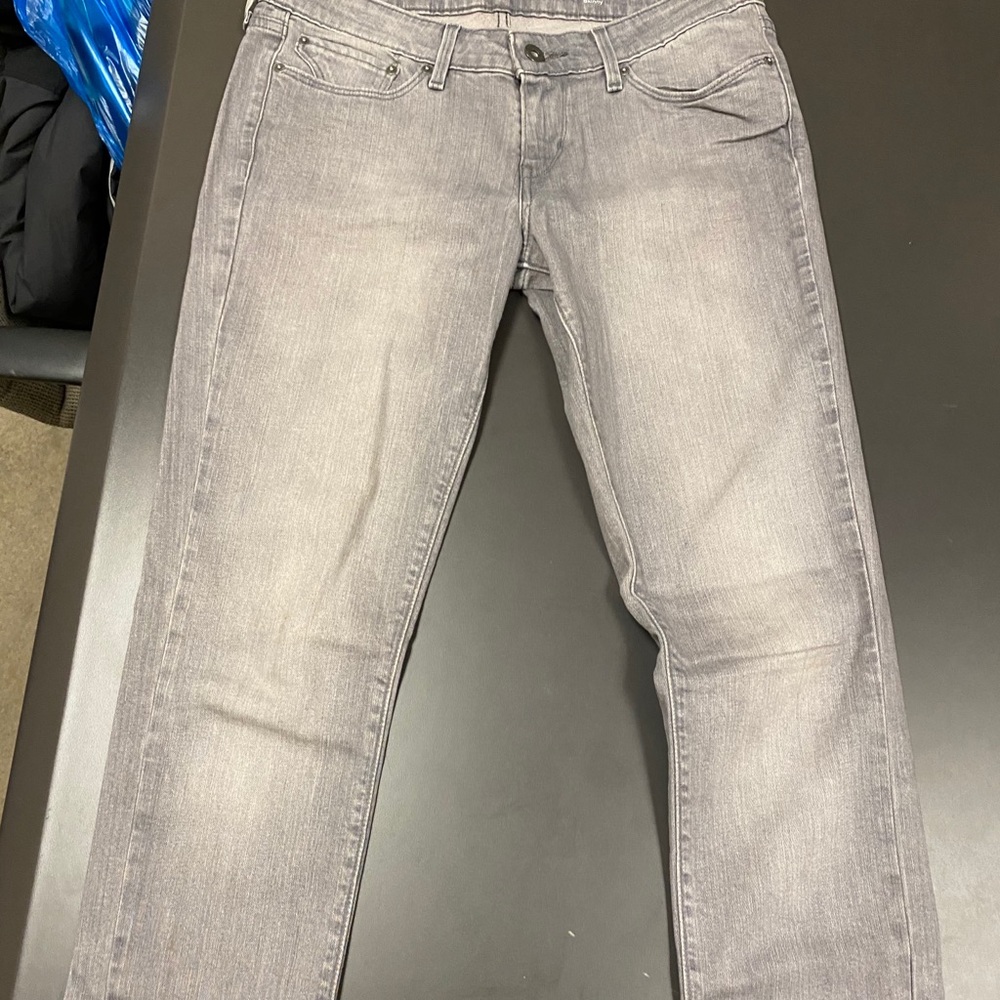 Levis